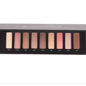 Studio makeup ease to wear eye palette NWT